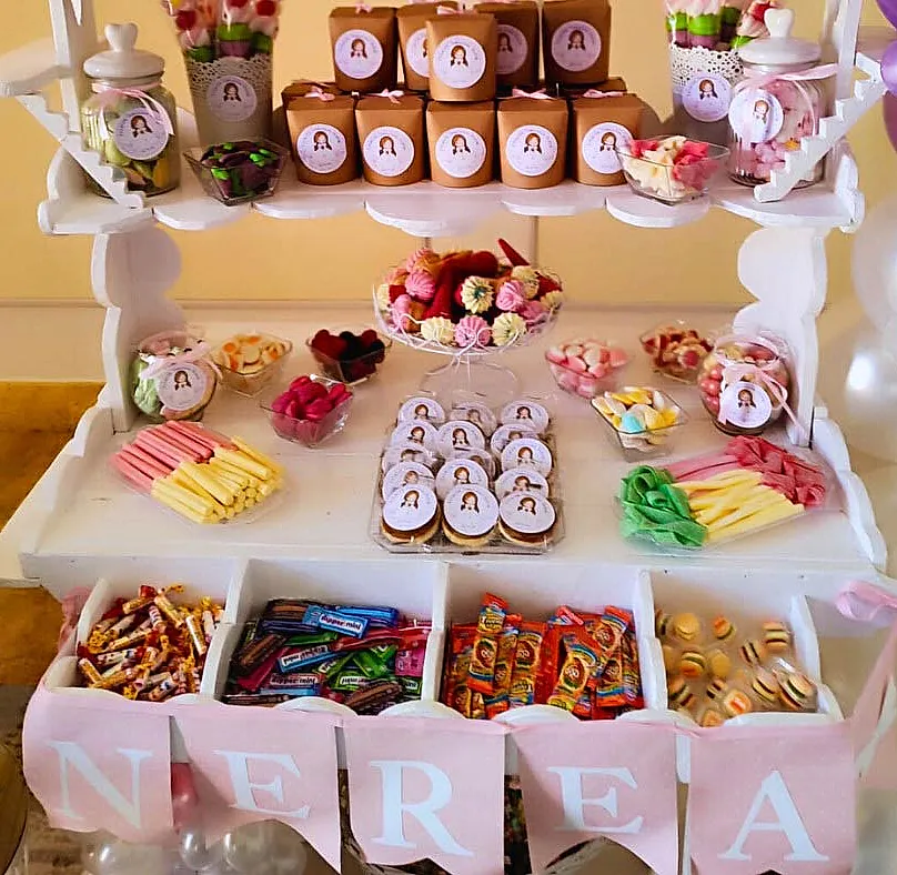 Dulcya Eventos y Golosinas mesa con dulces